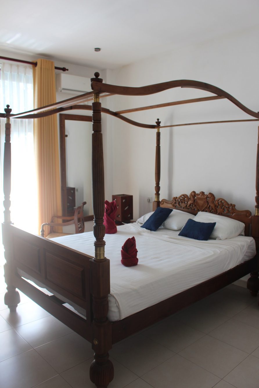 Four Poster Bed